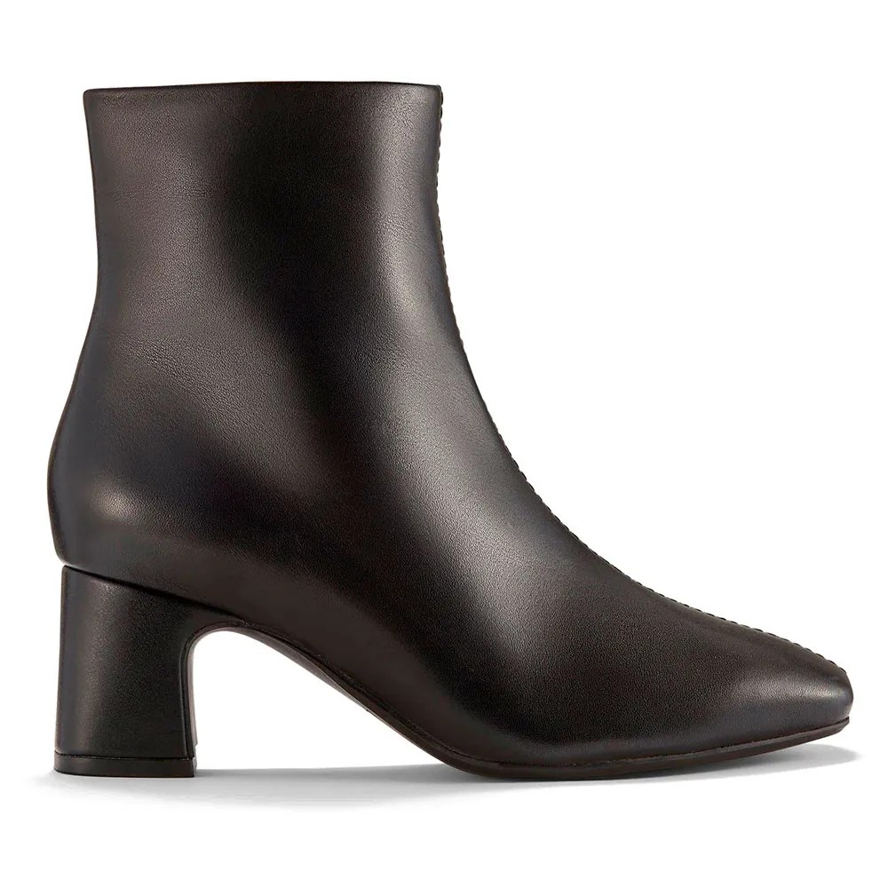 CLARKS Fernie Heel Booties 鞋款 輕量 舒適 防滑 經典 正品歐洲代購 [142287382]