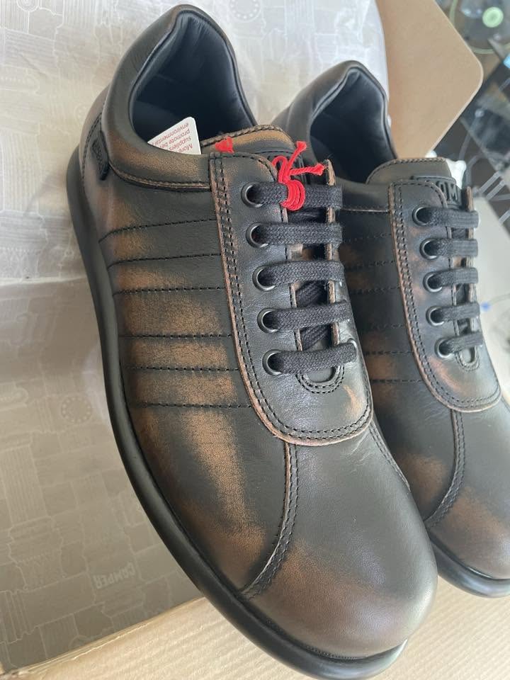 CAMPER Pelotas Ariel 古銅色特殊配色特寫